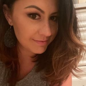 Meet your Posher, Leslie